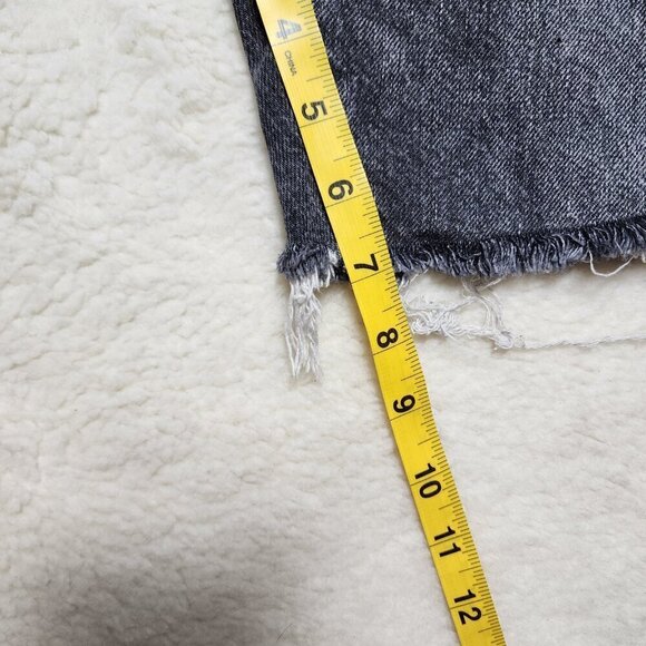 Levis 501 xx Denim Shorts 31 Raw Hem Medium Wash Mid Rise Black Jeans Distressed - Picture 5 of 6